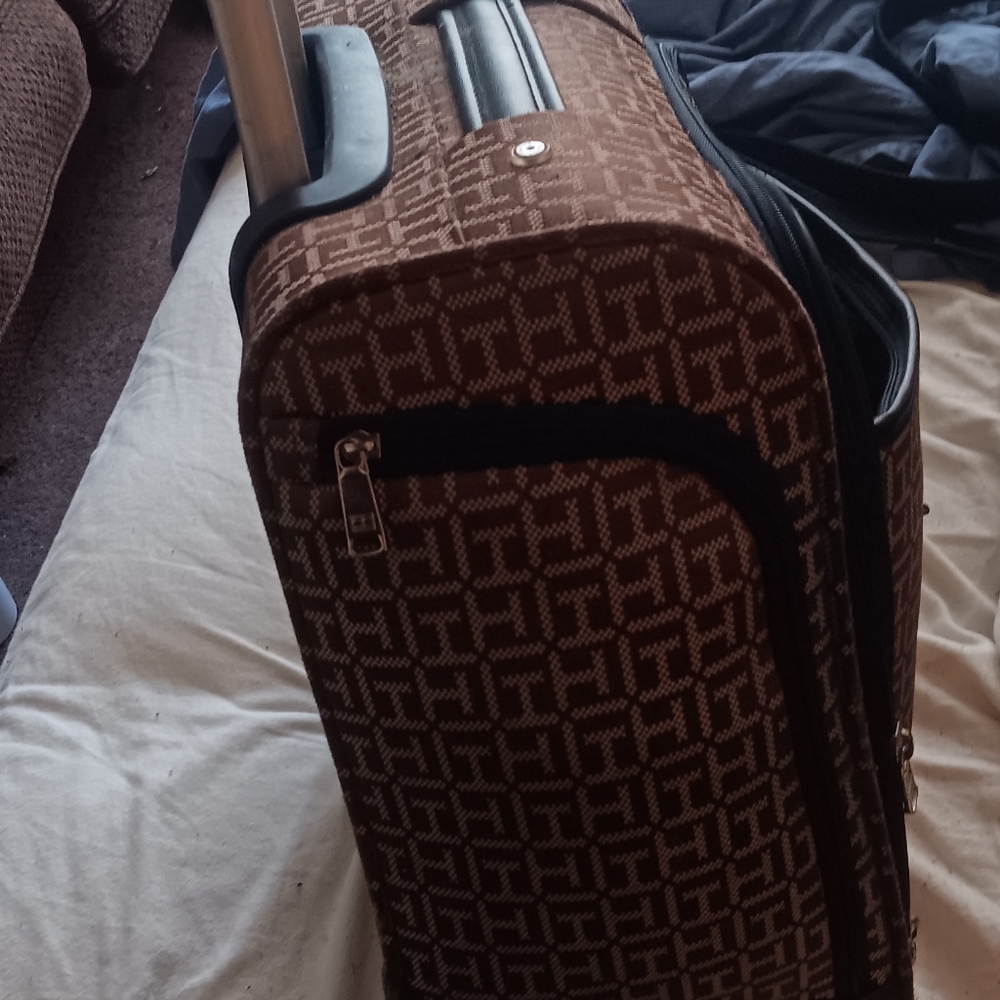 Suitcase - Picture 6 of 6
